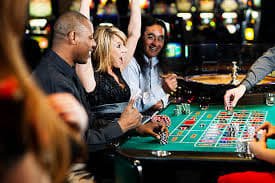 Filipino players enjoying 86jl sports and casino entertainment on mobile